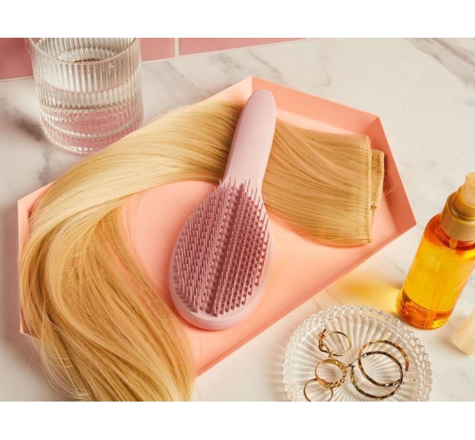 Нежно-розовая расческа Tangle Teezer для идеального стайлинга