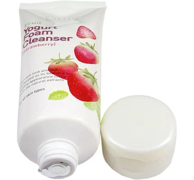 Очищающая пенка с клубничным йогуртом Ottie Fruit Yogurt Foam Cleanser Strawberry: нежное умывание для сияющей кожи