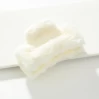 Крабик плюшевый для волос ANbeauty Квадрат Белый AN0103357 - Стиль и Удобство на agon-v.com.ua